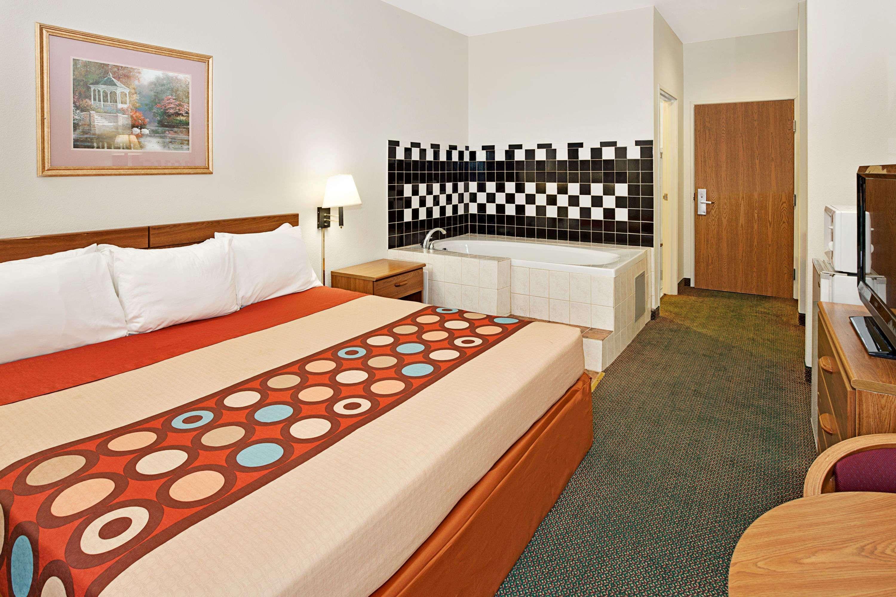 Super 8 By Wyndham Hampshire Il Hotel Ngoại thất bức ảnh